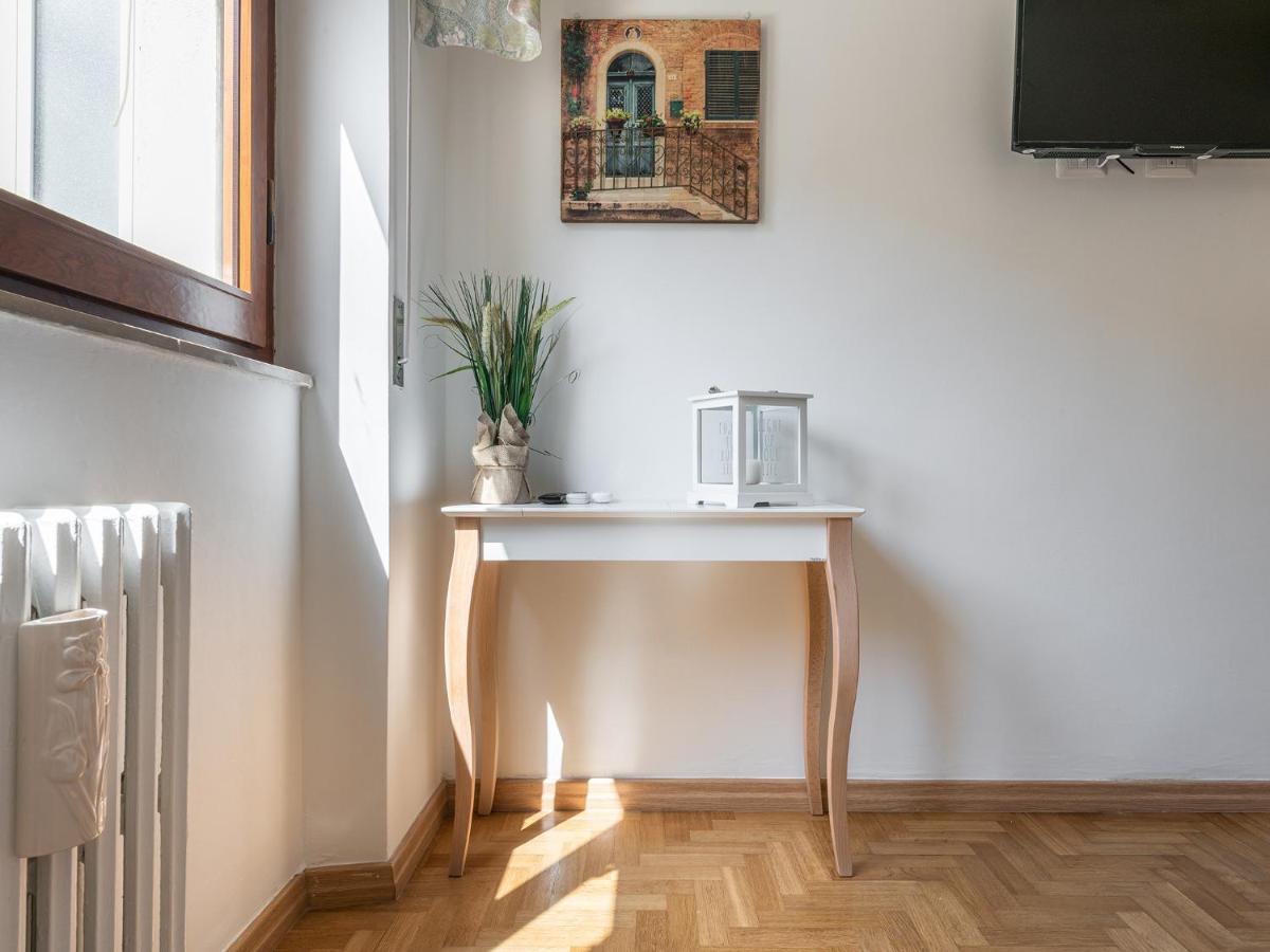 קליארי Apartment On Shopping Street מראה חיצוני תמונה