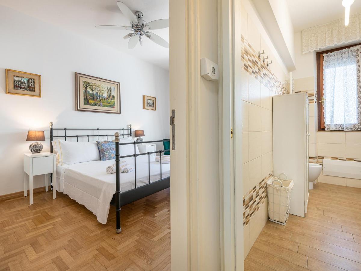 קליארי Apartment On Shopping Street מראה חיצוני תמונה