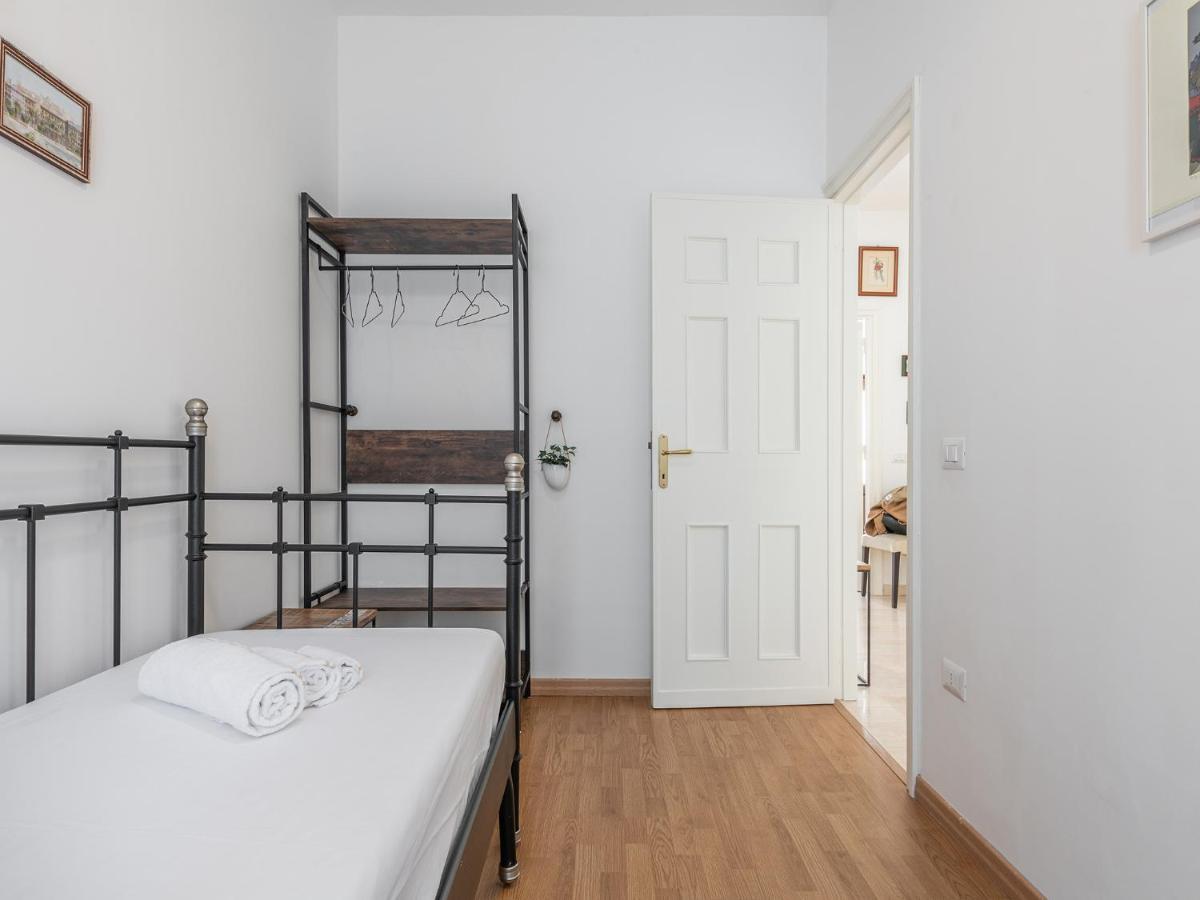 קליארי Apartment On Shopping Street מראה חיצוני תמונה