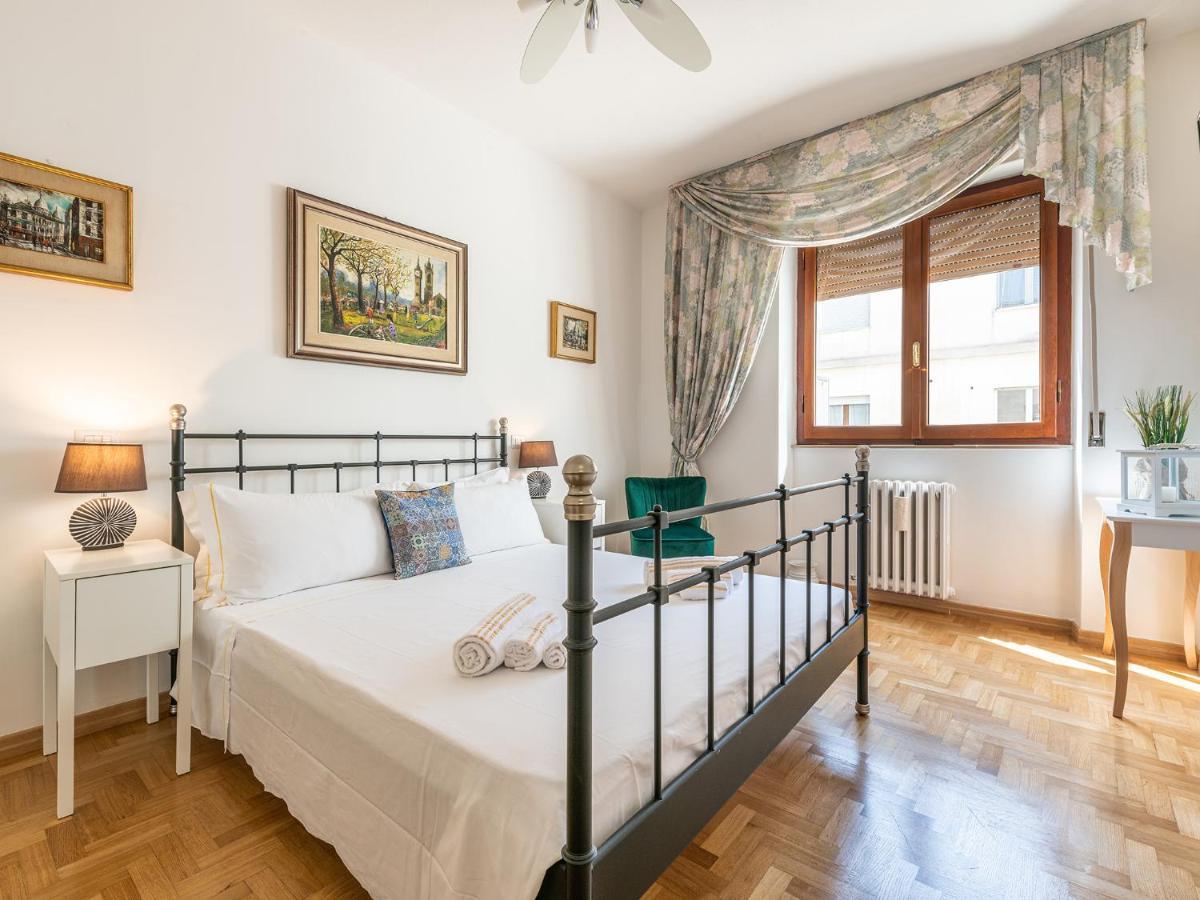 קליארי Apartment On Shopping Street מראה חיצוני תמונה